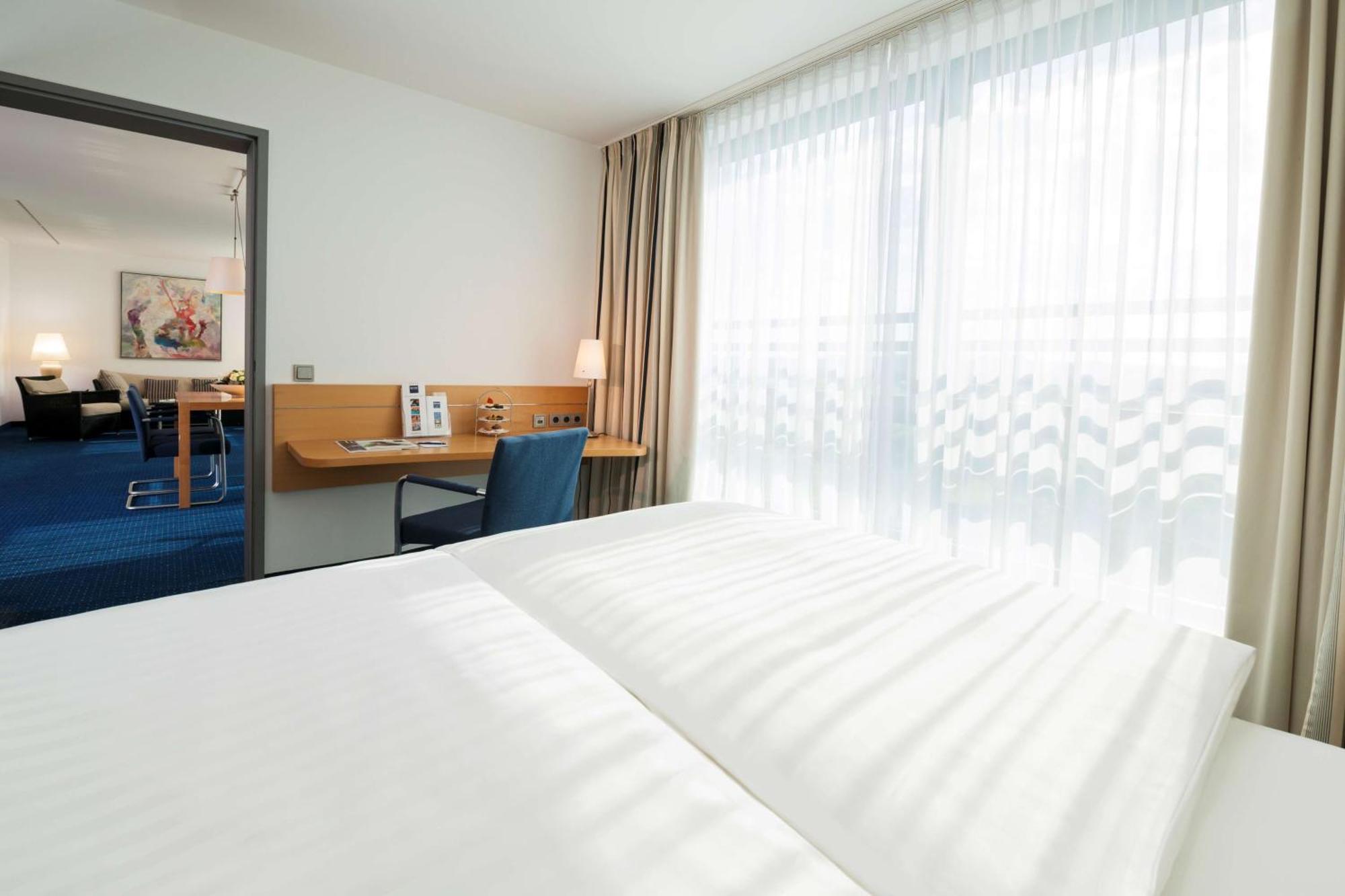 Dorint Pallas Wiesbaden Ngoại thất bức ảnh